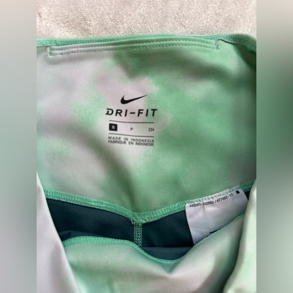 Nike One Icon Clash Mid-Rise Crop Leggings Green/White Size Small - Picture 8 of 15
